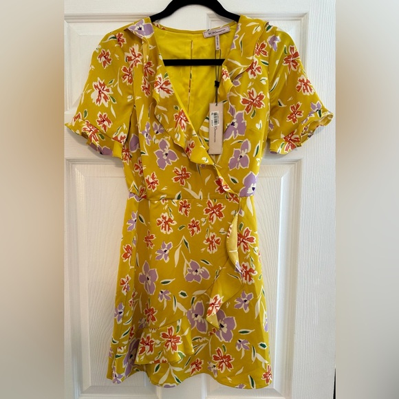 BCBGeneration Dresses & Skirts - NWT BCBGeneration Ruffle Sleeve Mini Dress